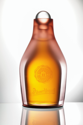 Pilsner Urquell představil jubilejní Aukční lahev
